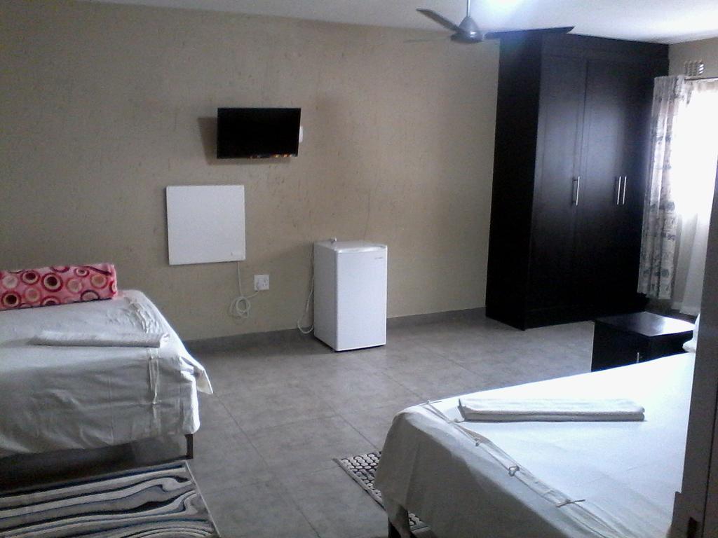 Chisam Guest Lodge Pty Ltd 요하네스버그 객실 사진