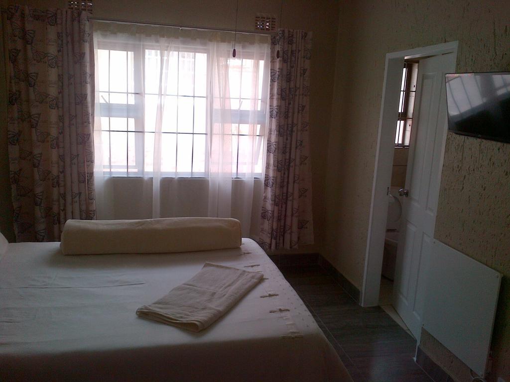 Chisam Guest Lodge Pty Ltd 요하네스버그 객실 사진
